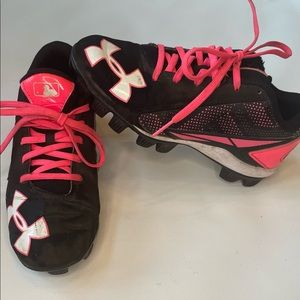 Under Armour Leadoff Low RM Jr. Cleats SZ. 2Y Youth Girls 1264187-064 Black/Pink
